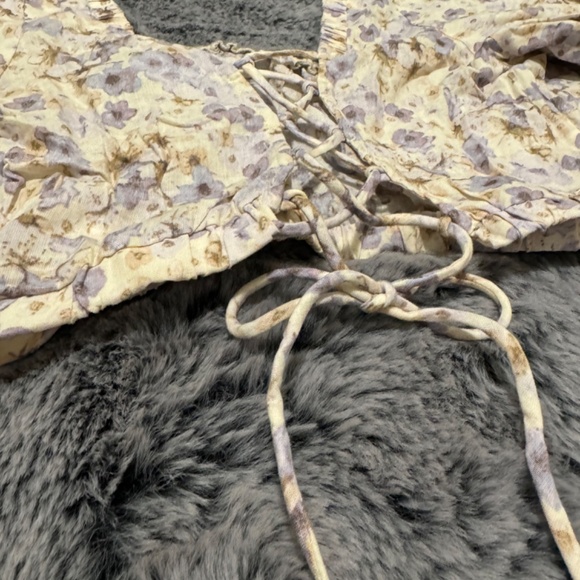 Linen Cropped Blouse - Picture 6 of 10